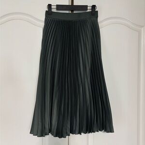H&M Dark Green Pleated Midi Skirt